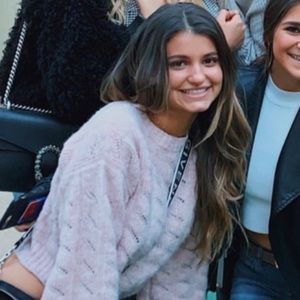 Meet your Posher, Alexia